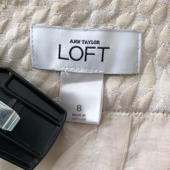 Ann Taylor Short Embossed design skirt w/ gold threading 8 - Picture 7 of 9